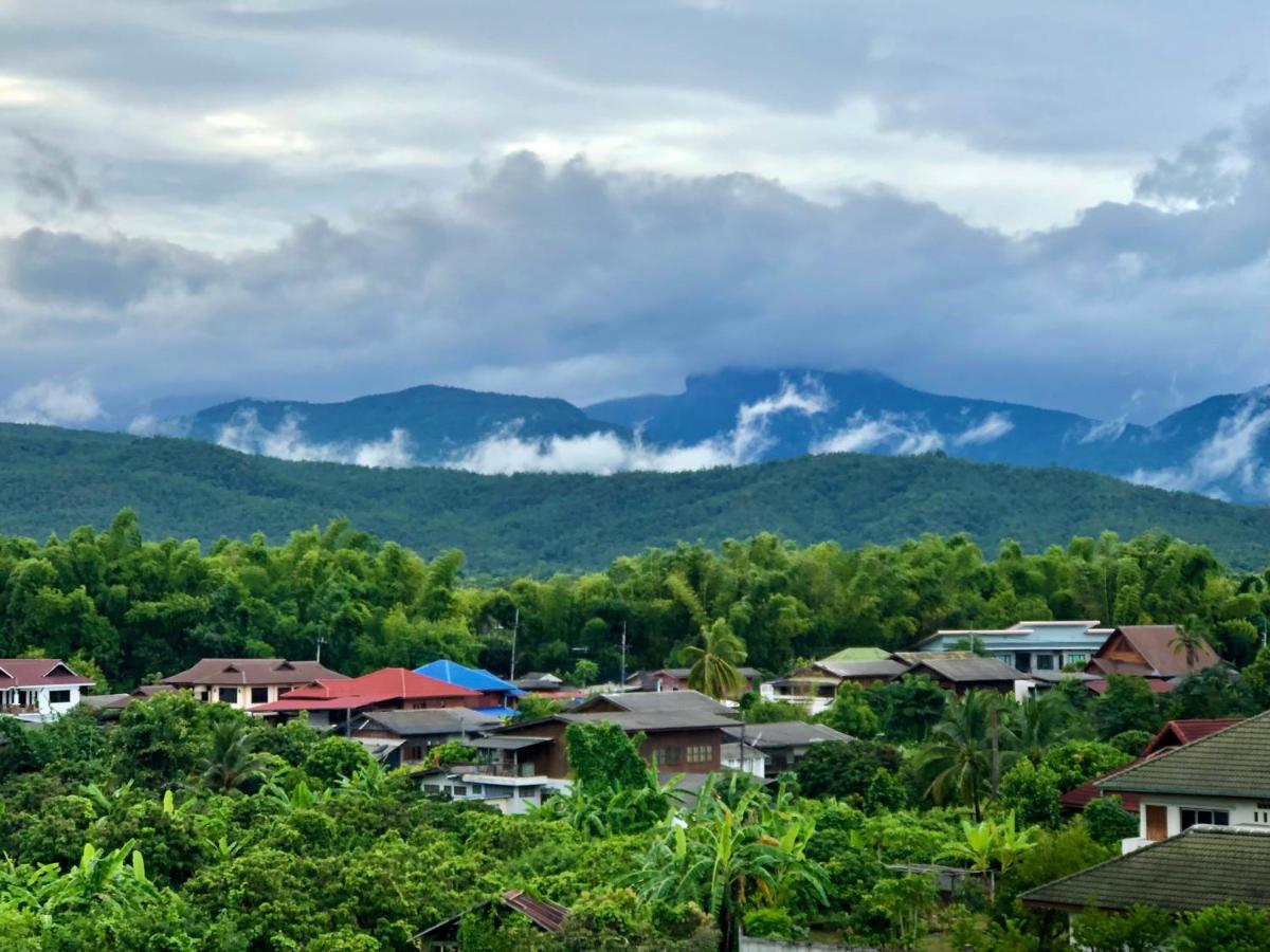 โรงแรมแสนดีเพลส เมาเท่นวิว จอมทอง Exterior photo